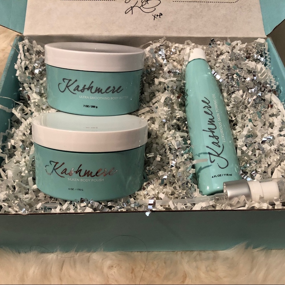 (SOLD ON EBAY) NIB Kashmere 3 piece Retail: $147